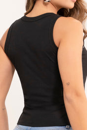 Blusa Básica Manga Sisa Con Detalle de Taches Marca Trucco´s