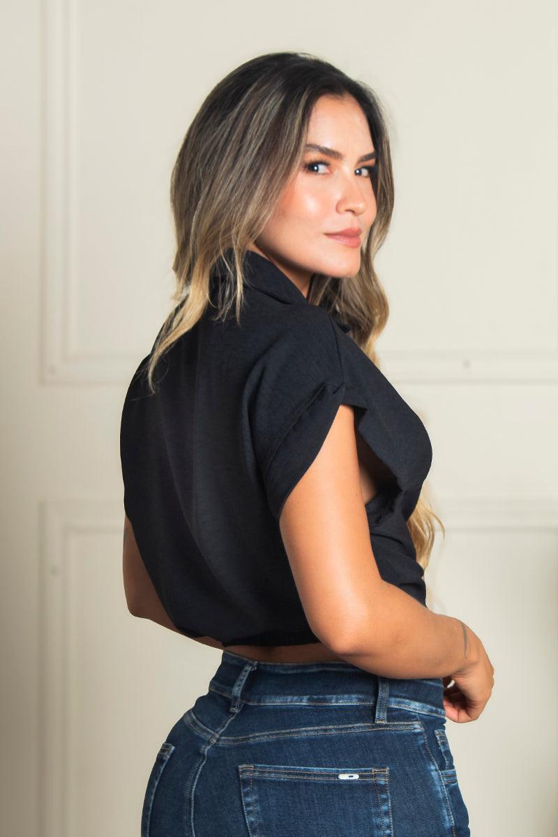 Blusa Corta Escote Cruzado De anudar en Cintura Marca Trucco´s