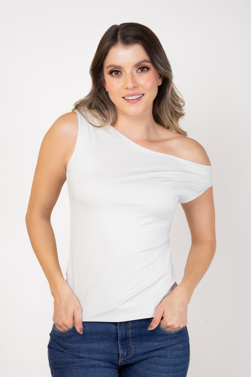 Blusa Cuello Asimétrico con Caída en Hombro Marca Trucco´s