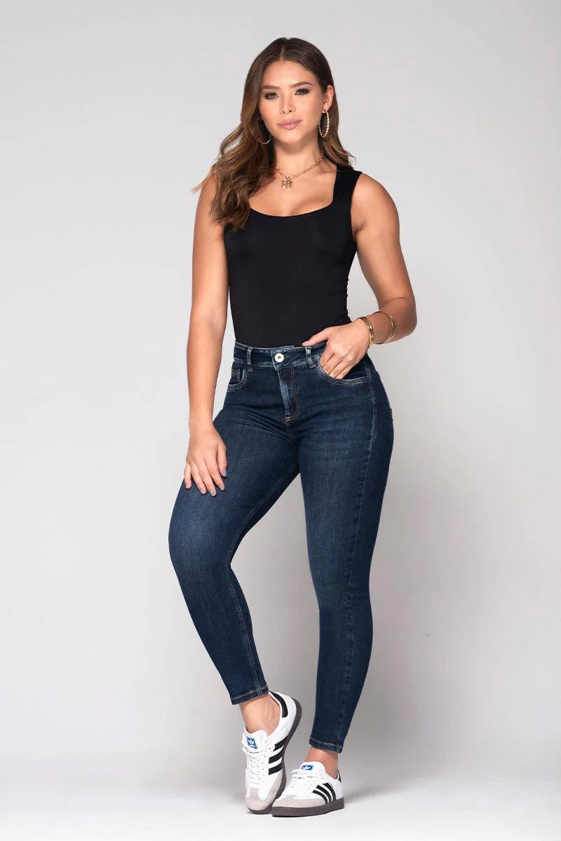 T22092722ExclusivoJeanSkinnyTallaunicaMarcaTrucco_sJean_1_2048x2048_f036c230-e025-485c-b262-9bb51d7a38f5.webp