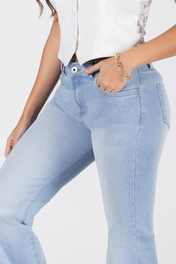 Jean Bota Recta Denim Elegante y Versátil Marca Trucco´s