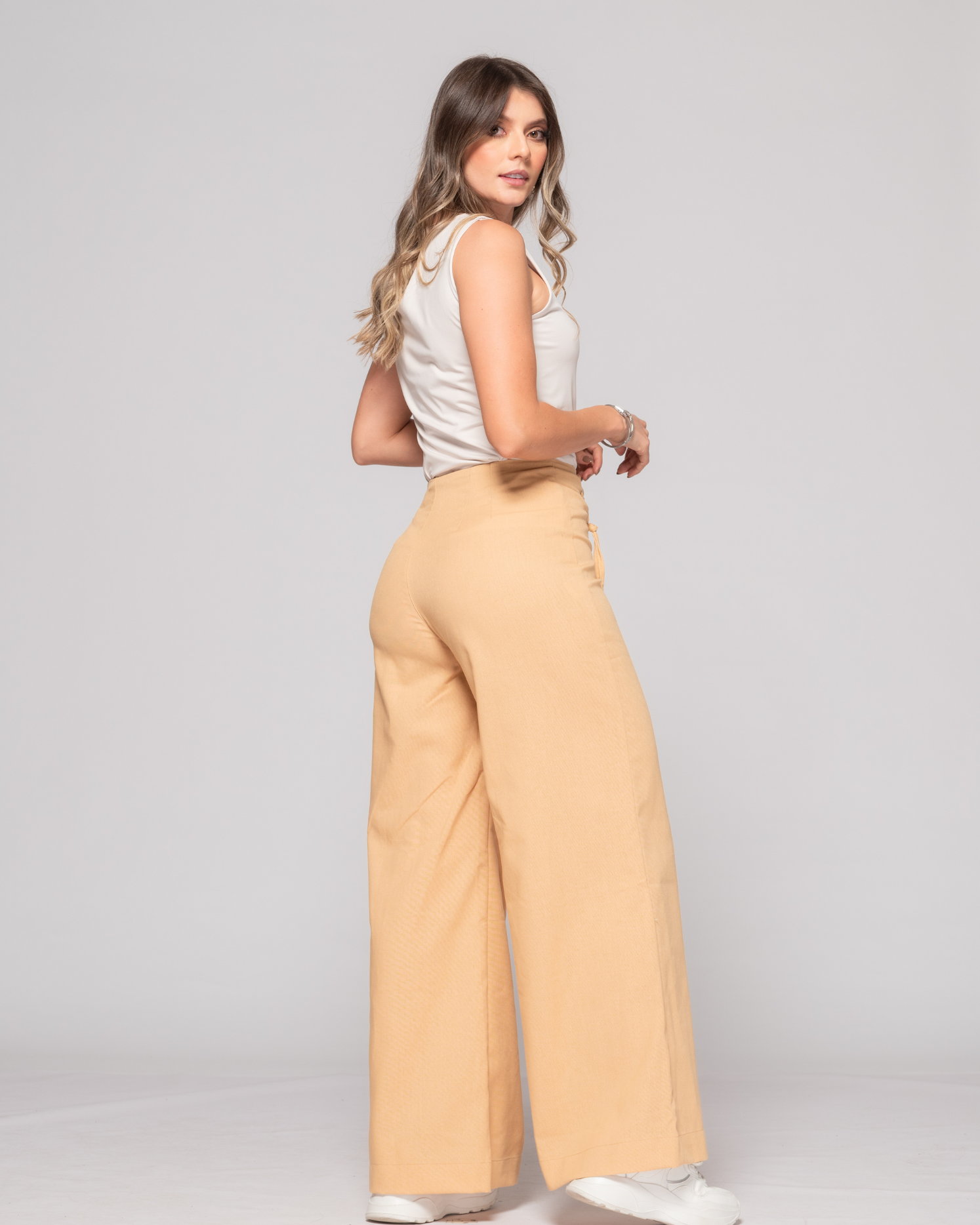 Pantalón Wide Leg Tiro Alto Cintas a Tono Marca Trucco´s