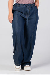 Pantalón Bota Recta en Liocel Marca Trucco´s