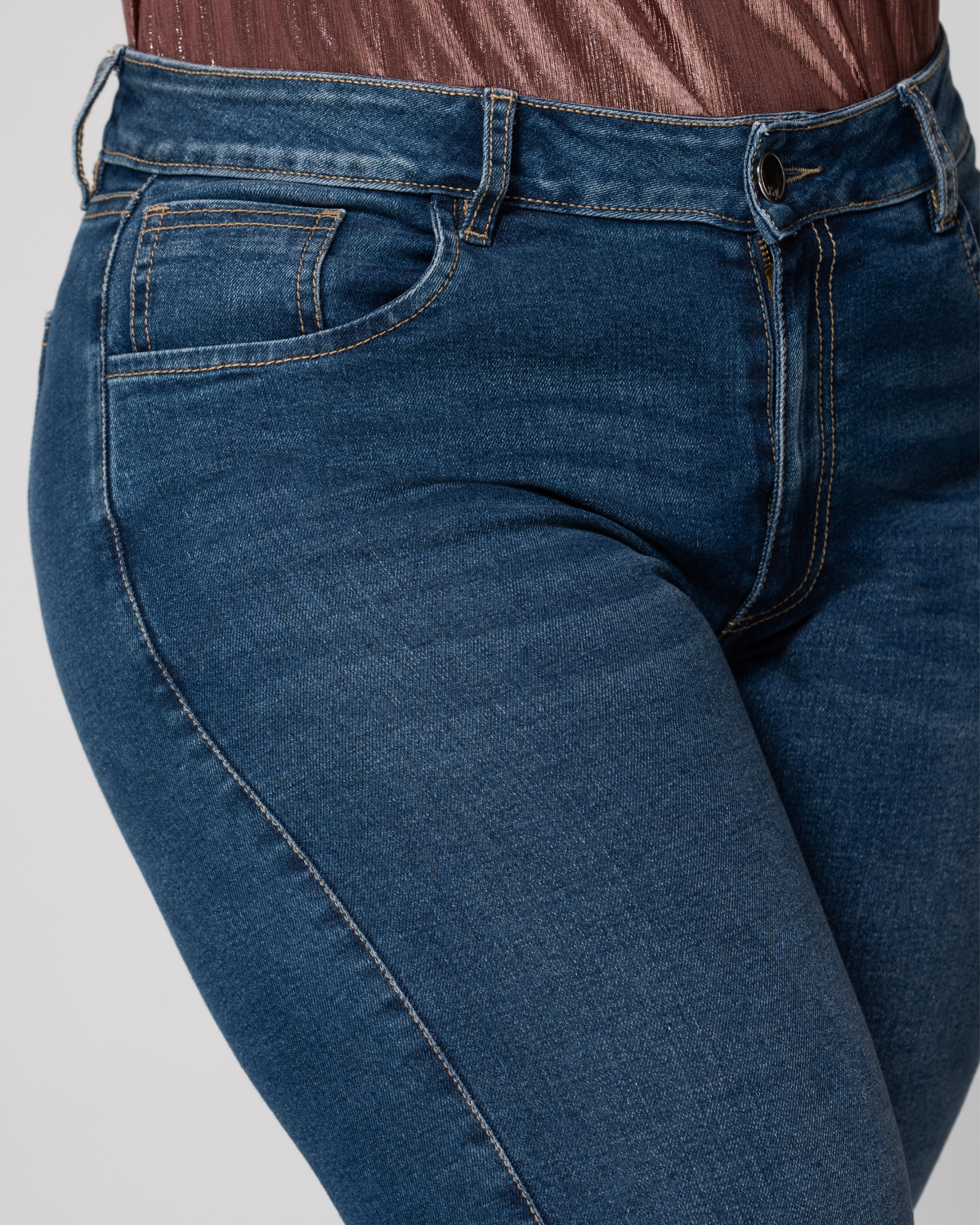 Jean Skinny Tiro Alto Bota con Cierre Lateral Marca Trucco´s Plus Size