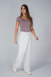 Pantalón bota recta de tiro alto y corte elegante  Marca Trucco´s