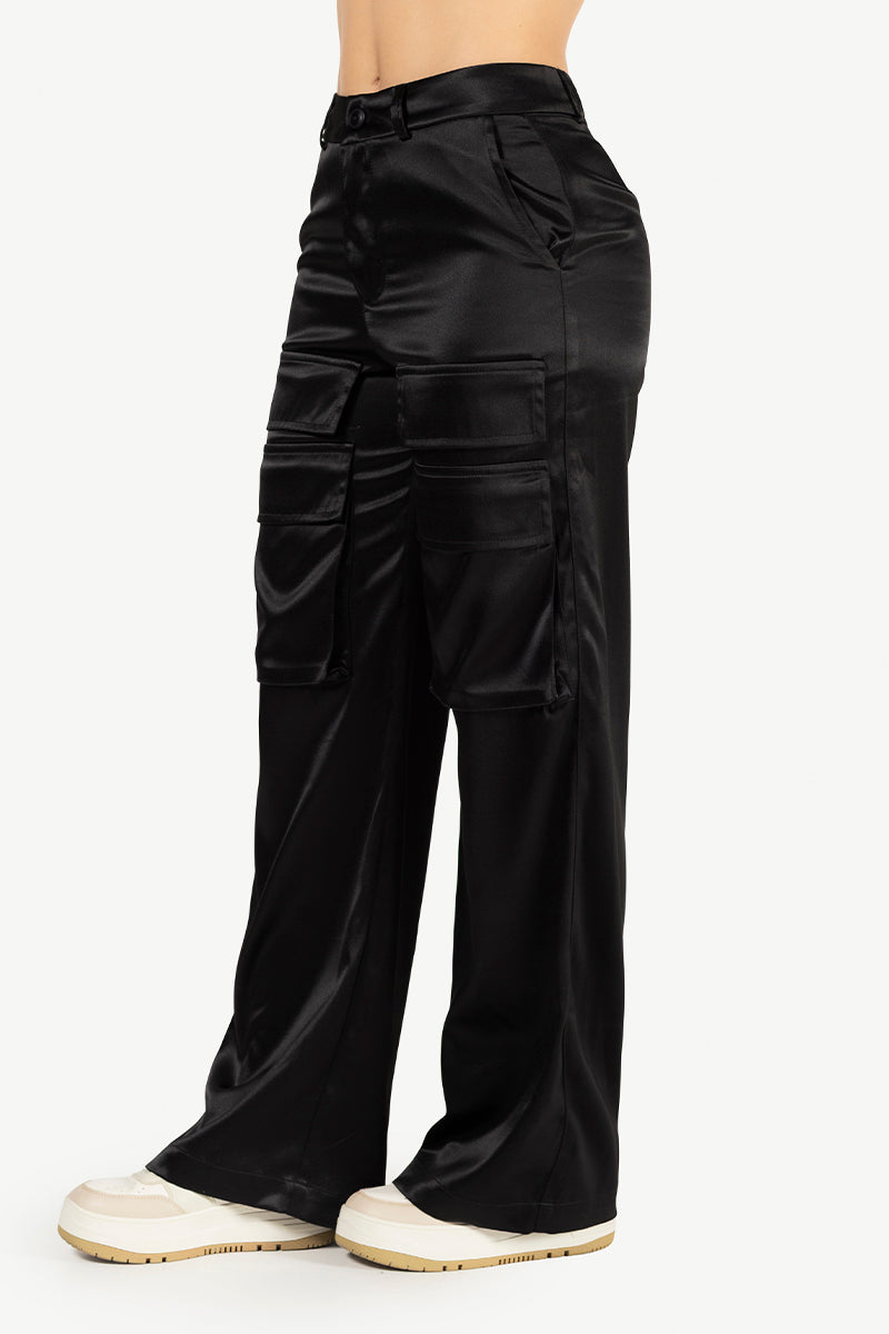 Pantalón Cargo Regular Fit con Bolsillos Funcionales y Cintura Ajustable  Marca Trucco´s