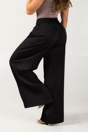 Pantalón Bota Recta Clásico en Tela Stretch Marca Trucco´s