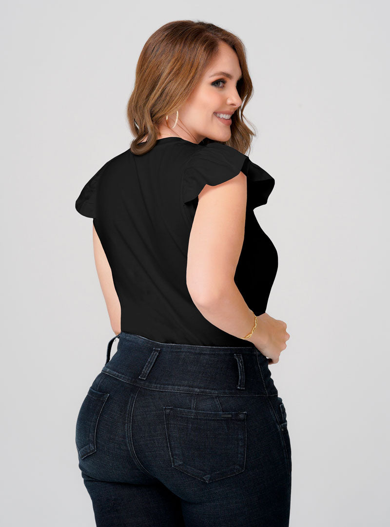 blusa color negro con jean 