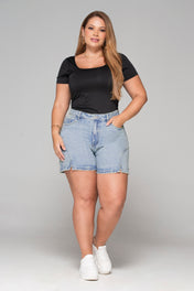 Short Tiro Alto Rígido 5 bolsillos Detalle con costura sobrepuesta Marca Trucco´s Plus Size