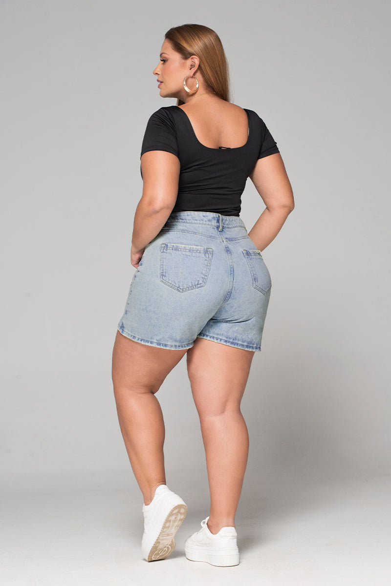 Short Tiro Alto Rígido 5 bolsillos Detalle con costura sobrepuesta Marca Trucco´s Plus Size