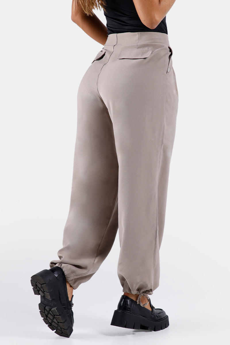 Pantalón Bota Recta en Rayon y Poliester Marca Trucco's