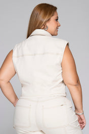Chaleco Corto Cuello Clasico con Botonadura y Bolsillos Marca Trucco´s Plus Size