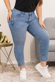 Jean Capri Tiro Alto Botonadura a Tono en Bolsillos Marca Trucco´s Plus Size