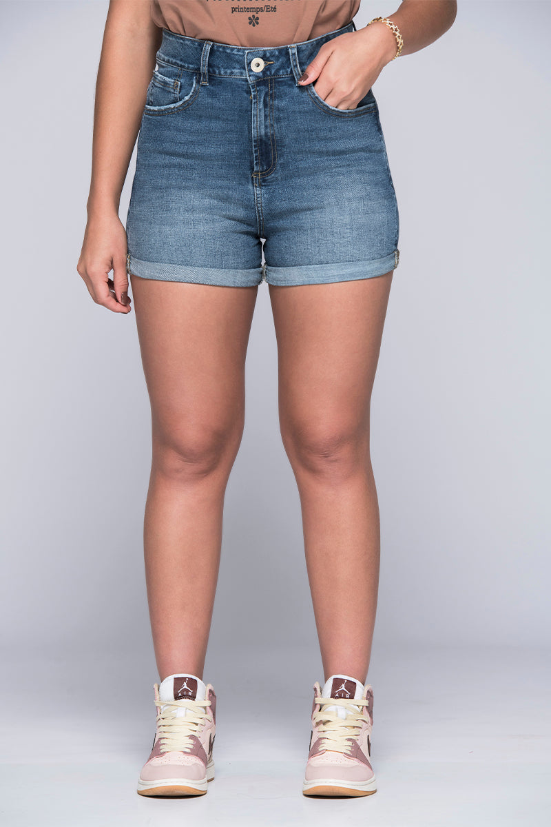 Short Tiro Alto Doblez en Ruedo Efecto Degradado 5 Bolsillos Marca Trucco´s