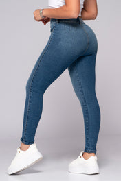 Jean Skinny Tiro Alto Sin Bolsillos Posteriores Con Pinzas Marca Trucco´s