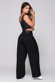 Pantalón Wide Leg Tiro Alto Con Rayas Doble Pretina Efecto Cuero Marca Trucco´s