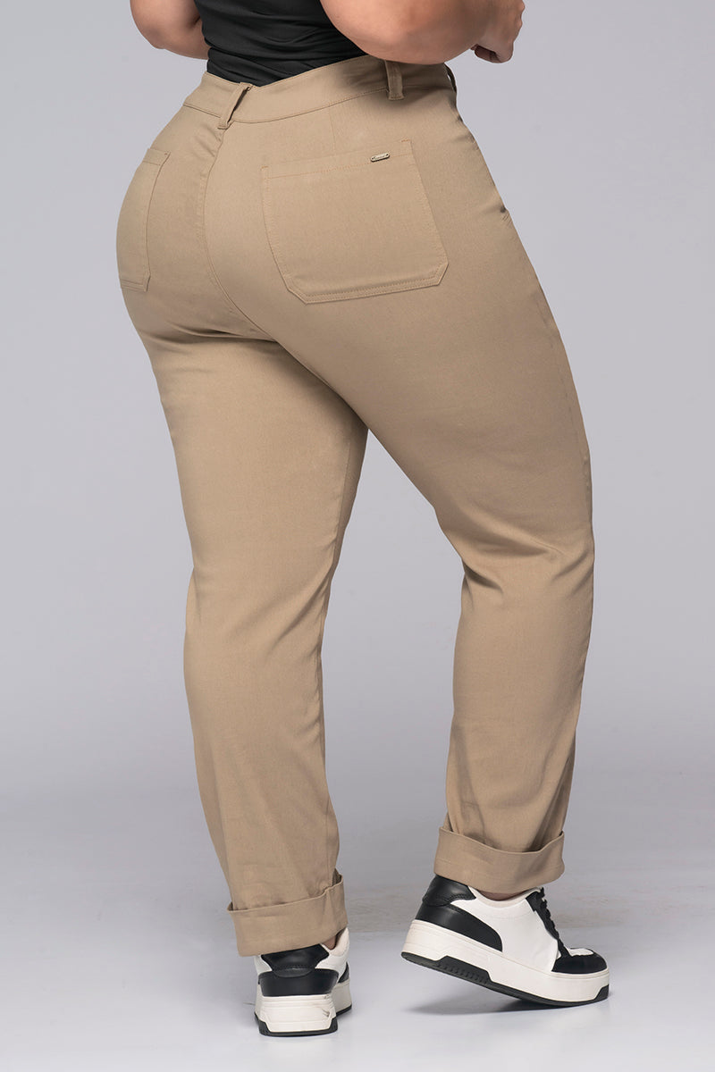 Pantalón Tiro Alto Bota Recta Bolsillos Tipo Parche Costura Expuesta Marca Trucco´s Plus Size