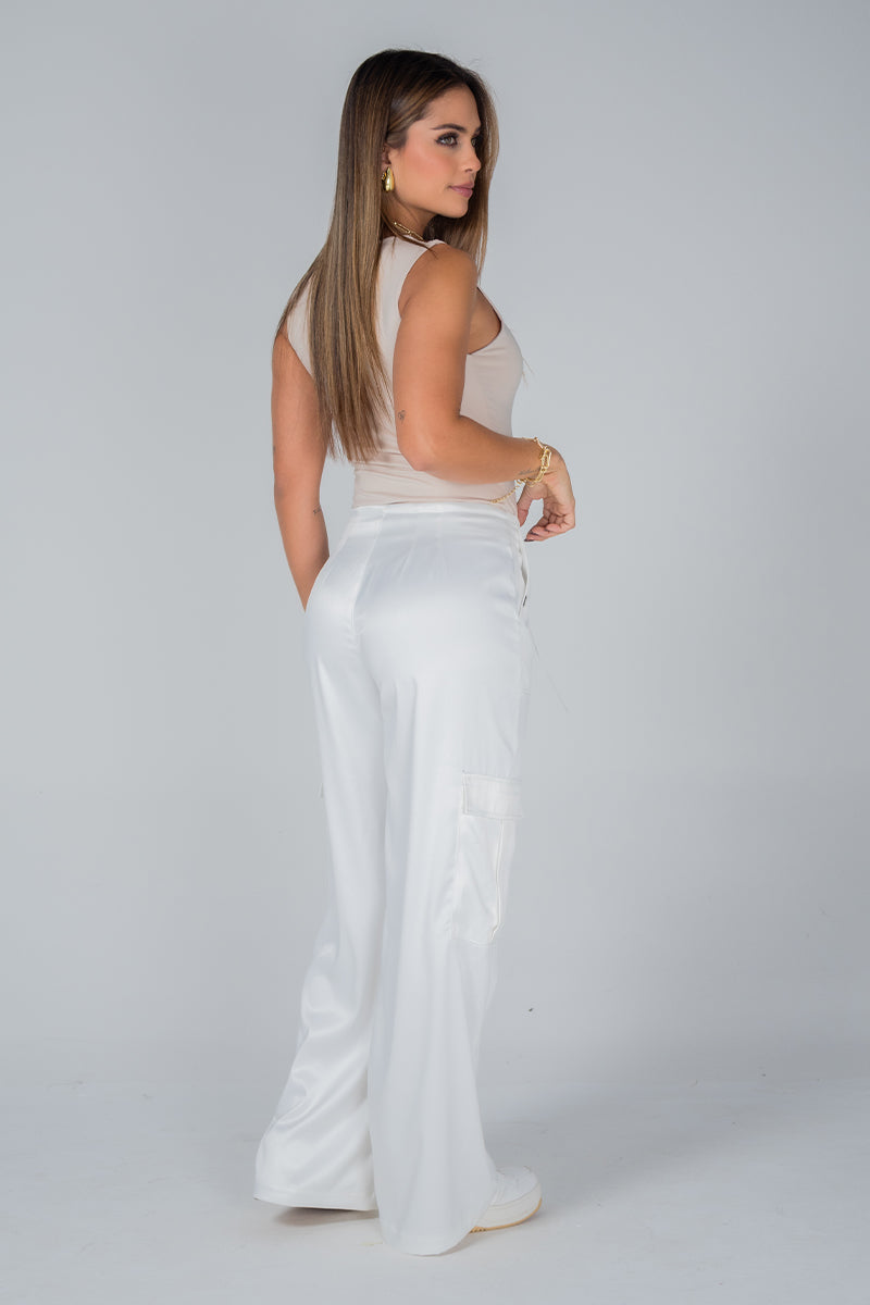Pantalón Cargo Tiro Alto Efecto Satín Marca Trucco´s