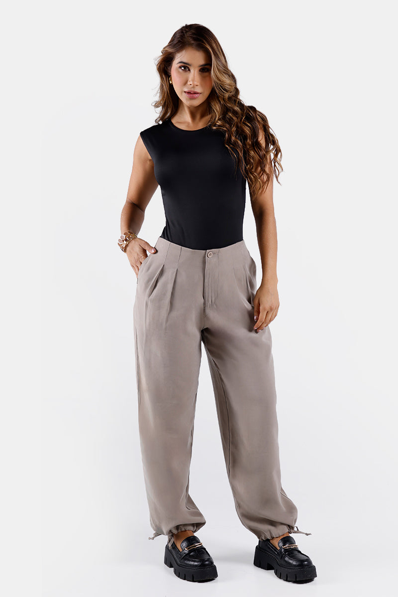 Pantalón Bota Recta en Rayon y Poliester Marca Trucco's
