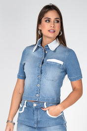 Chaqueta Denim Corta Azul Medio con Detalles en Contraste Marca Trucco´s
