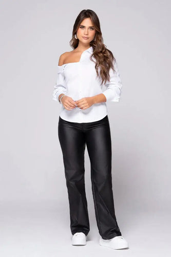 Pantalón Tiro Alto Bota Recta Efecto Cuero 5 Bolsillos Marca trucco´s - 3