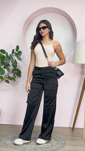 Pantalón Cargo Regular Fit con Bolsillos Funcionales y Cintura Ajustable  Marca Trucco´s