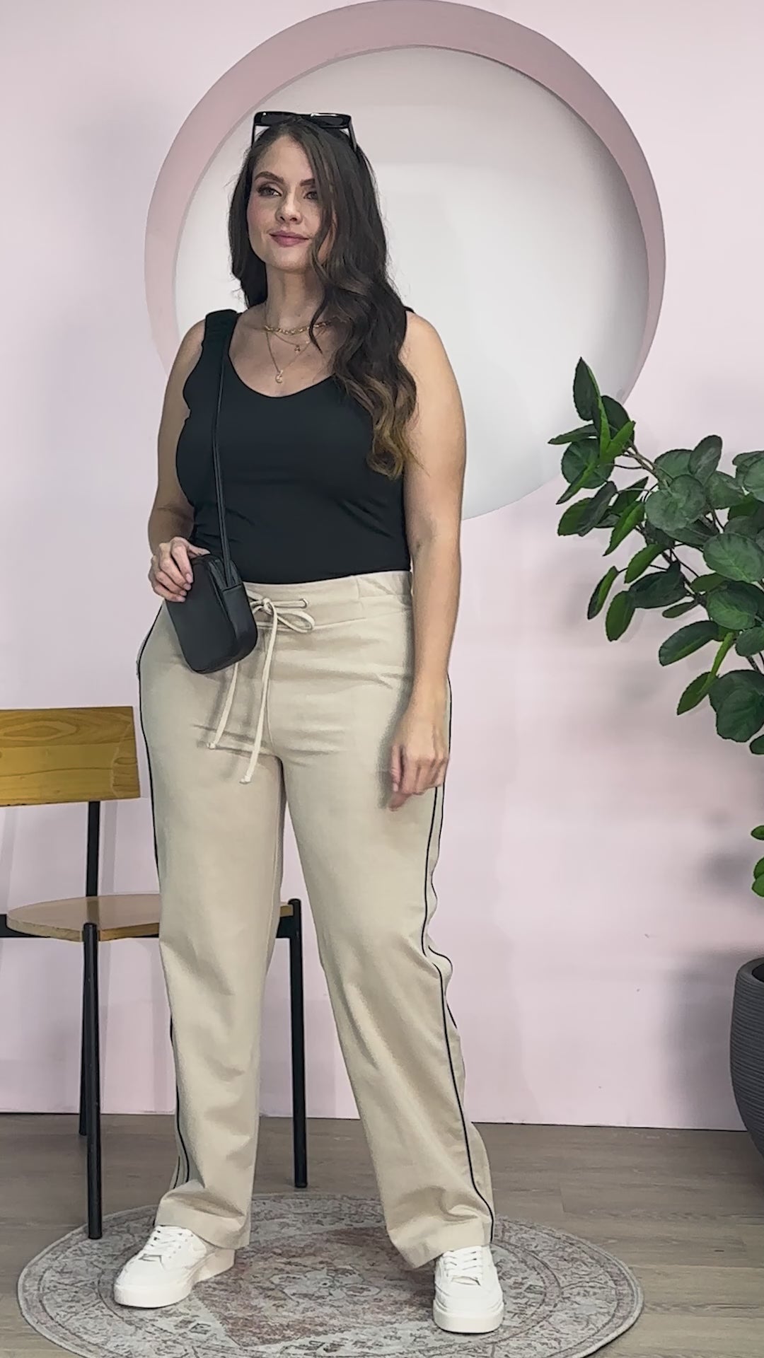 Pantalón Bota Recta Ecológica Color Beige Marca Trucco´s